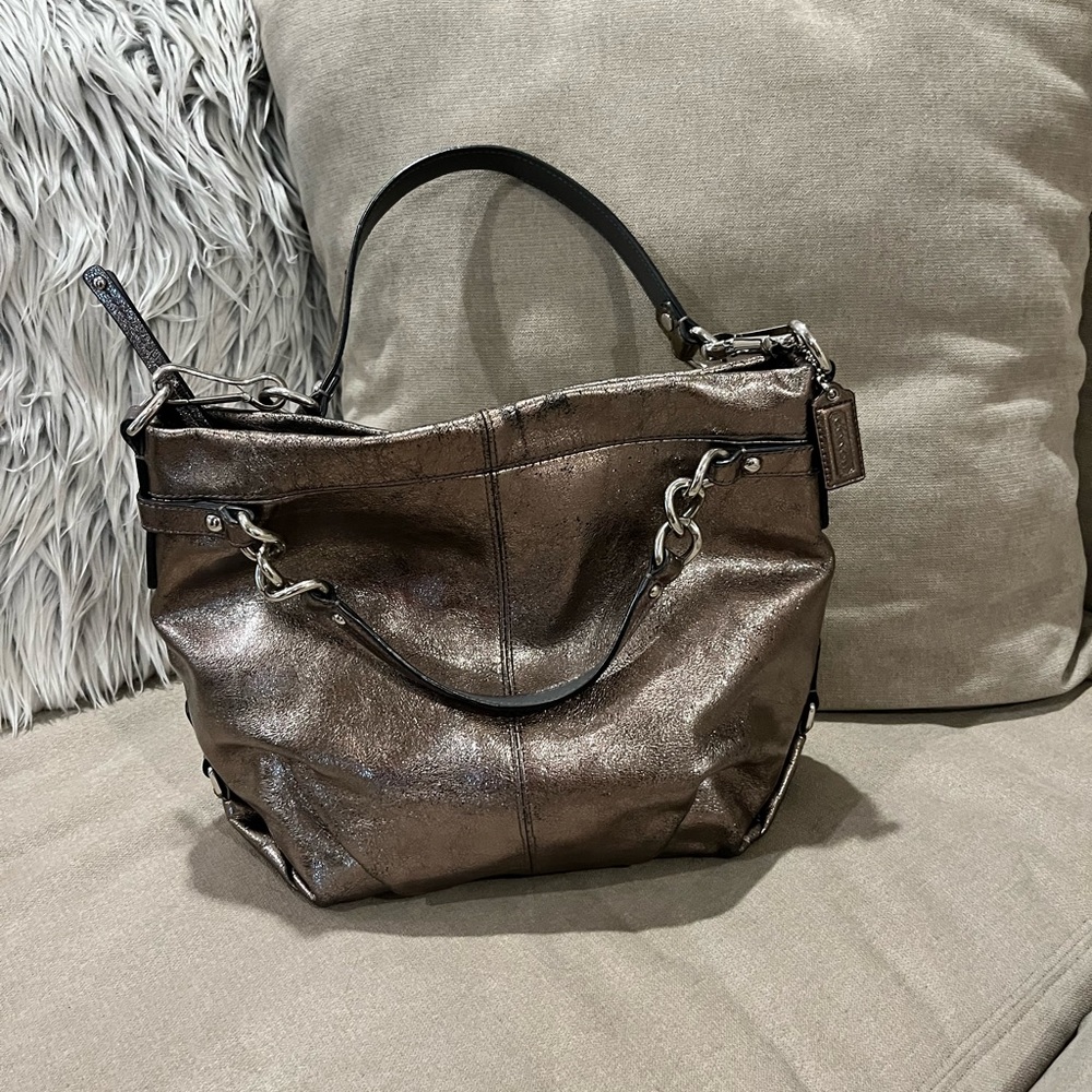 Coach metallic leather shoulder bag.